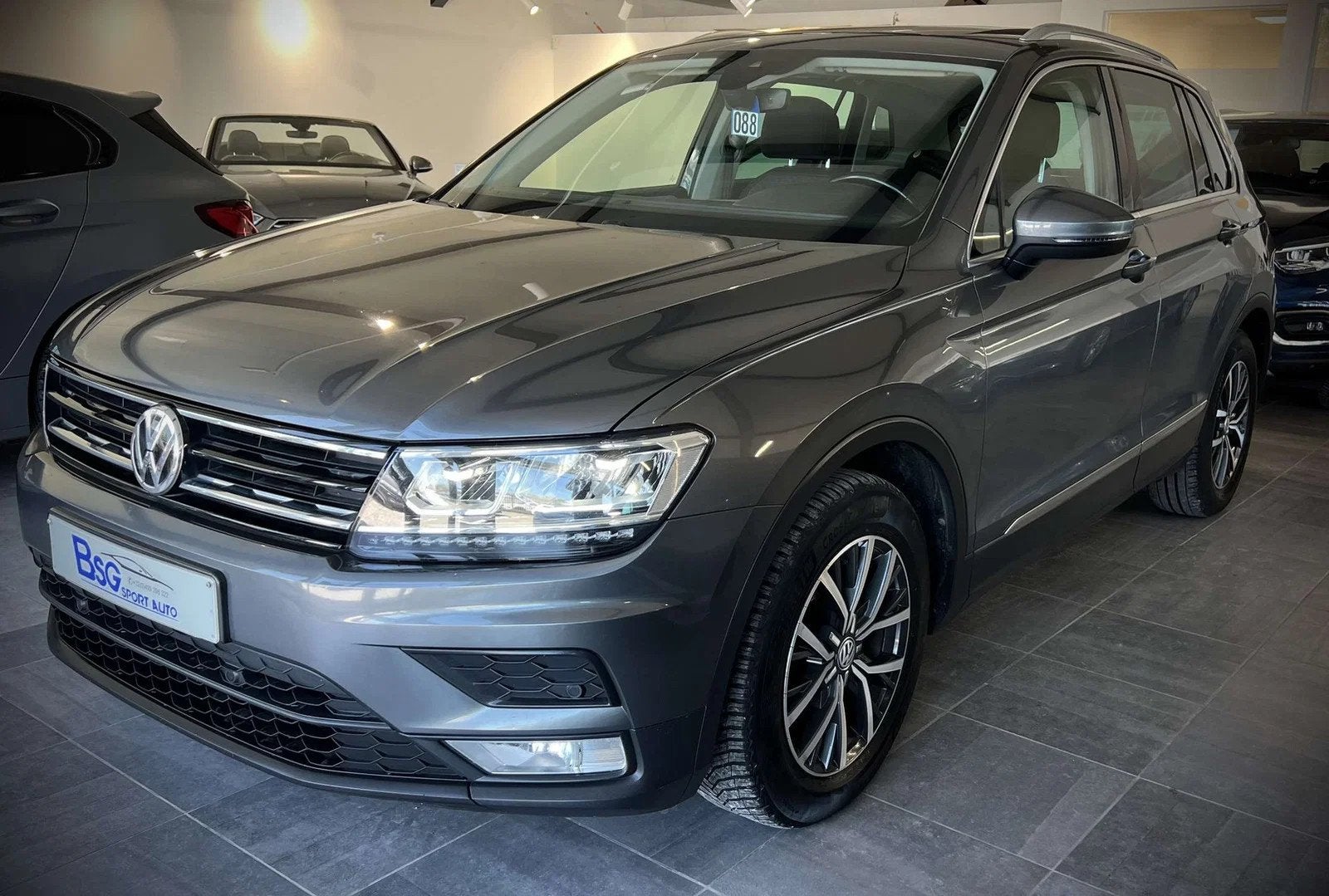 Volkswagen Tiguan 2.0 TDi SCR *TOIT PANO*LED*GPS*RADAR*EURO, Argent ou Gris, Achat, Entreprise, Noir