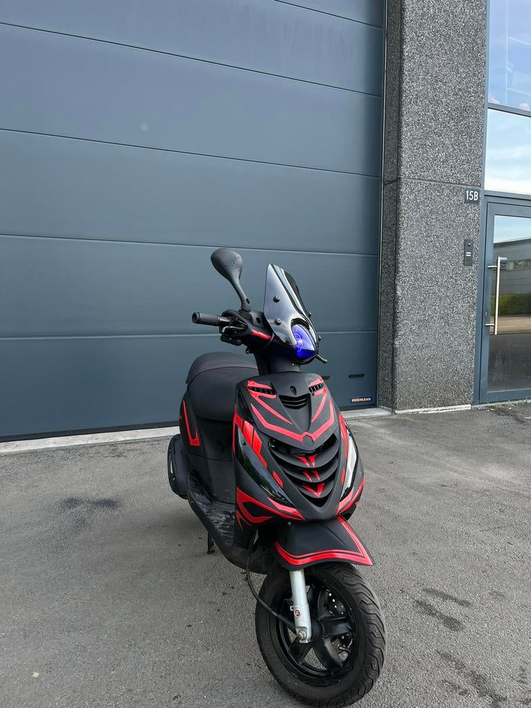 Zip iget a klasse 2023, Fietsen en Brommers, Ophalen, Zip, Klasse A (25 km/u), Zo goed als nieuw