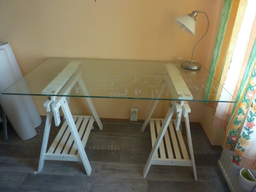 Bureau IKEA, Maison & Meubles, Bureaux, Comme neuf, Autres types, IKEA, Industriel, Verre, Blanc, Démontable, Réglable en hauteur