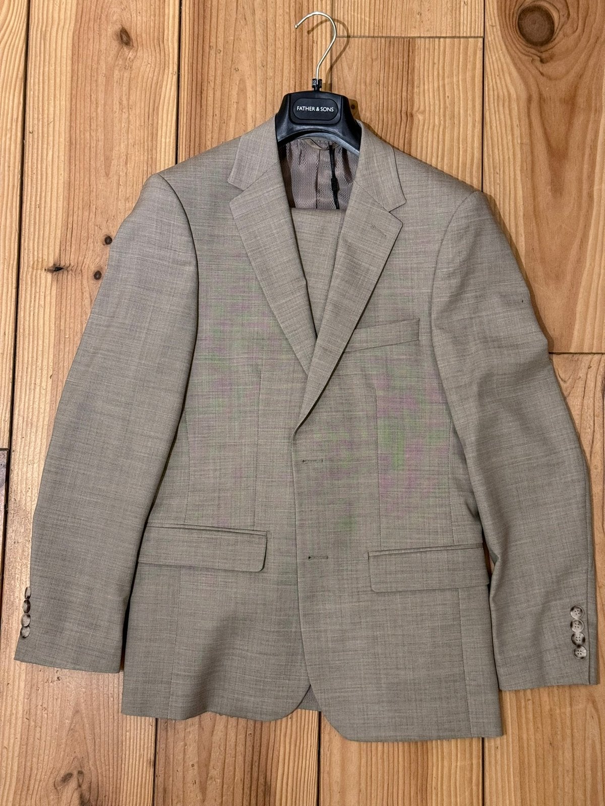 Kostuum vader en zoon, Ophalen of Verzenden, Nieuw, Maat 46 (S) of kleiner, Beige