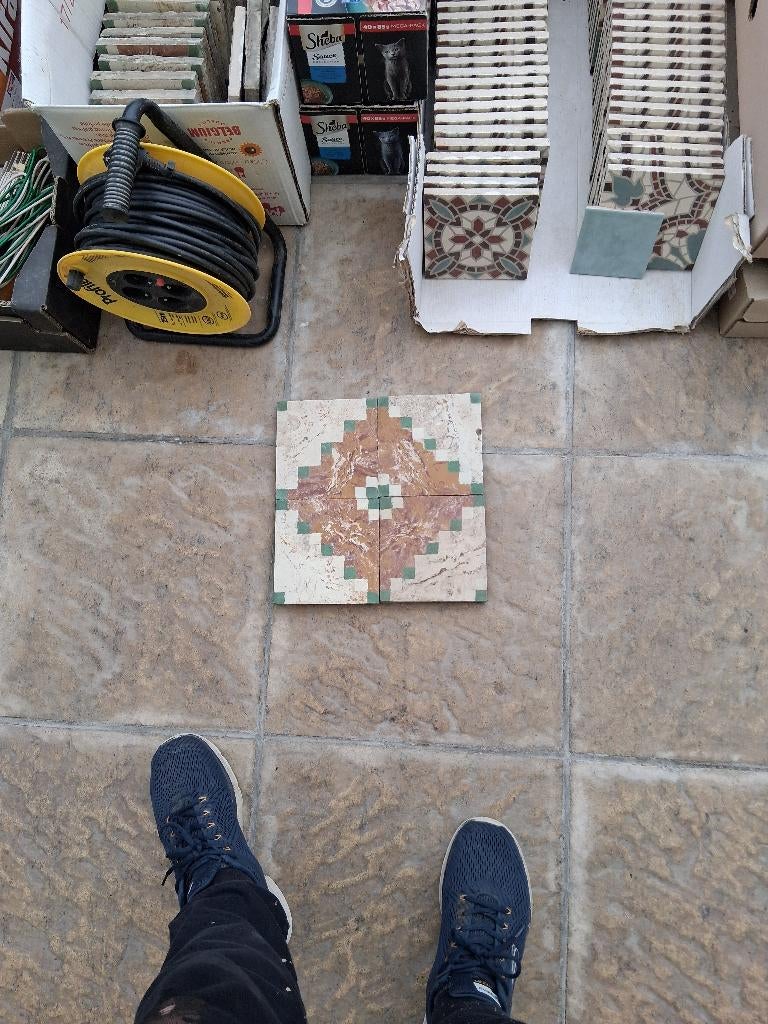 A vendre  ancien carrelage en ciment, Enlèvement
