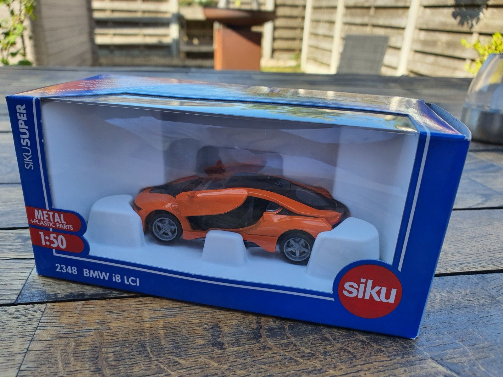 siku bmw i8 1.43, Ophalen