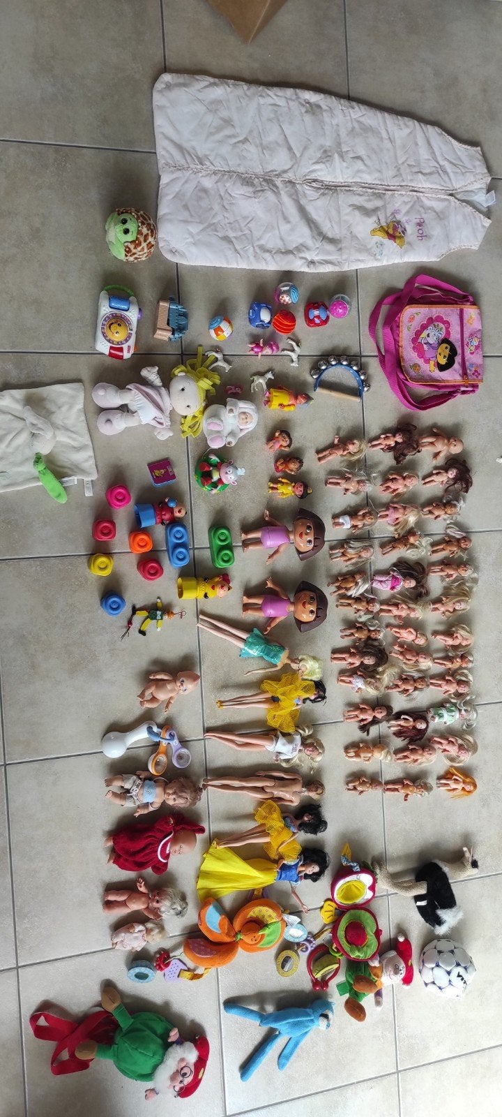 Lot de jouets : 36 poupées Simba, Dora, poupées diverses, en, Enlèvement ou Envoi