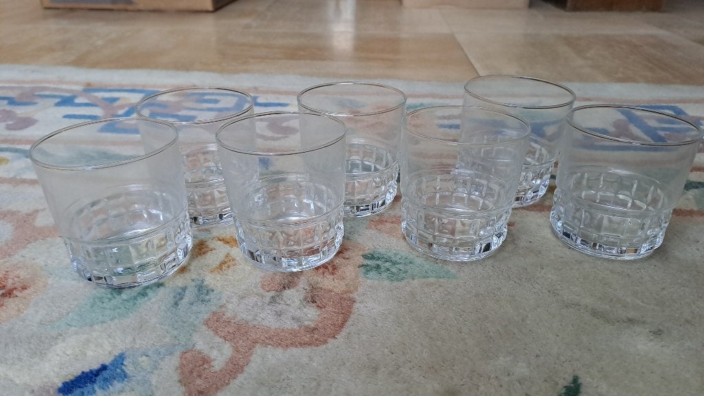 7 waterglazen, Ophalen