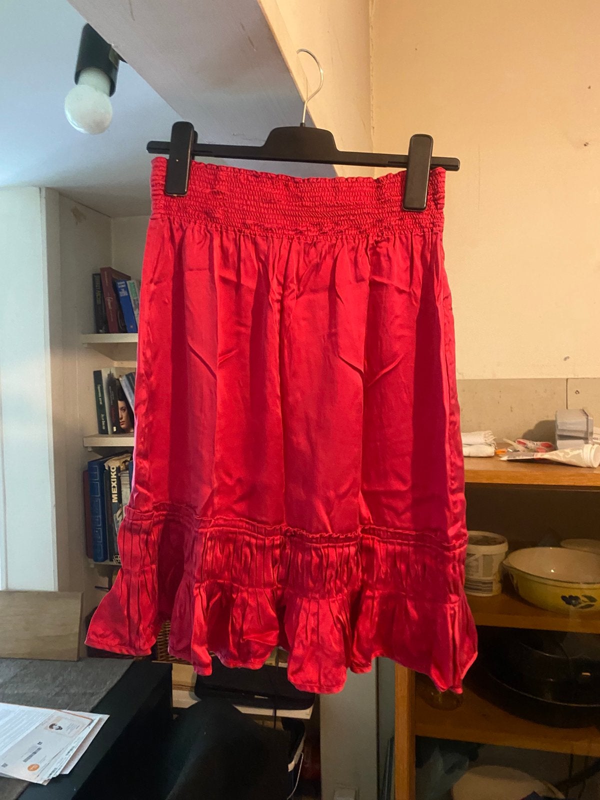 Rok silk 100%, kleur is Rood, nieuw, Kleding | Dames, Verzenden, Nieuw, Knielengte, Maat 36 (S)