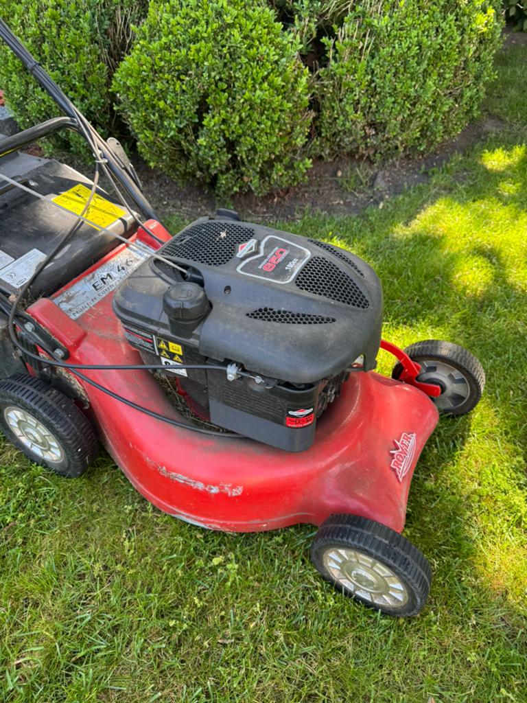 Grasmachine te koop op benzine , zelftrekker, Tuin en Terras, Grasmaaiers, Ophalen of Verzenden, Gebruikt, 40 t/m 49 cm, Opvangbak