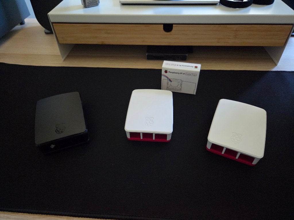 Raspberry Pi 4 & 5 Officiële Behuizingen + Case Fan, Verzenden, Zo goed als nieuw