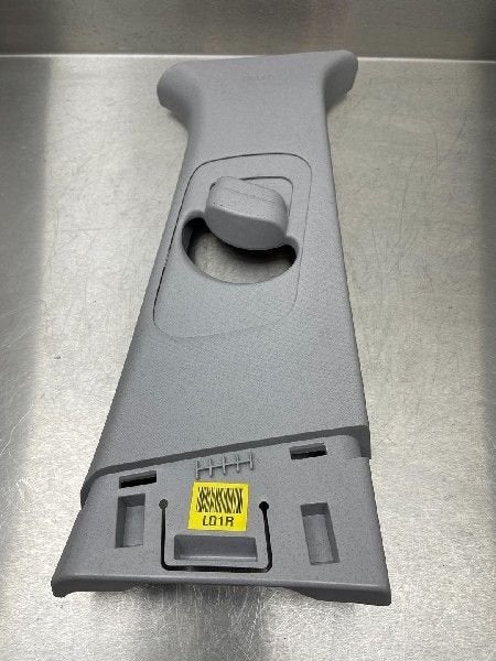 B GARNITURE DE PILIER DROIT Kona (OS) (|85840J9000|), Utilisé, Hyundai