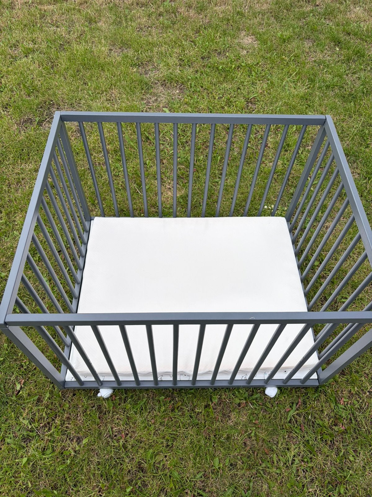 Parc bebe avec matelas, Enfants & Bébés, Parcs, Enlèvement, Comme neuf
