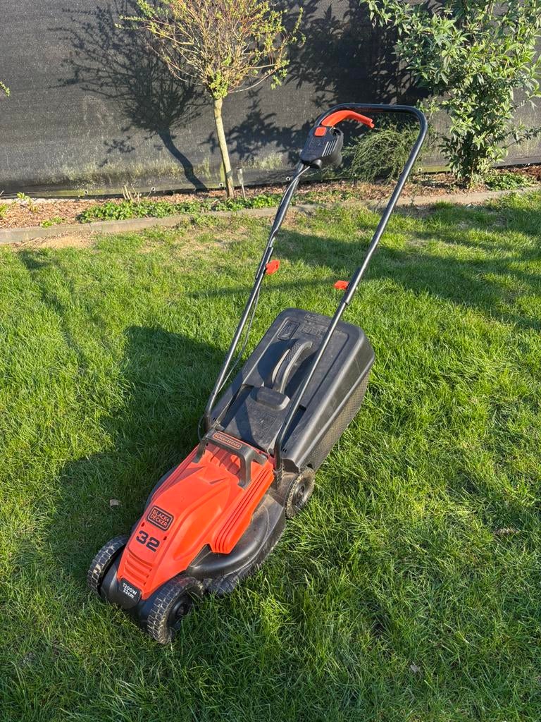 Tondeuse à gazon électrique, Tondeuse rotative, Comme neuf, 30 à 39 cm, Enlèvement