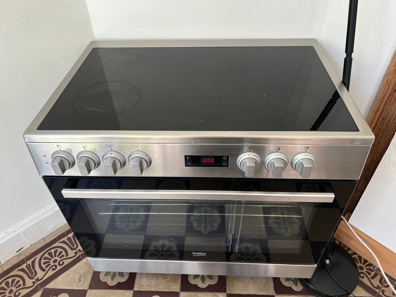 Cuisinière électrique Beko, Electroménager, Enlèvement, Comme neuf, Électrique
