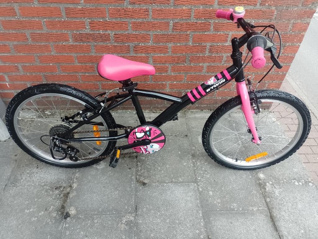 A vendre vélo fille b'twin decathlon de 20 pouces, Vitesses, Frein sur jante, B'twin decathlon, Comme neuf