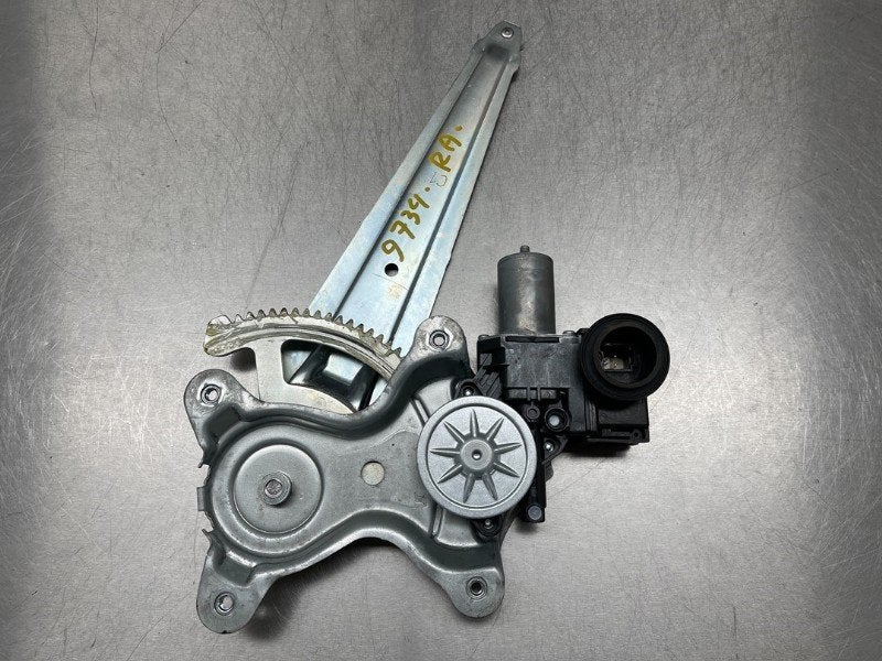 MECANISME VITRE ARRIÈRE DROIT Toyota Land Cruiser (J15), Autos : Pièces & Accessoires, Utilisé, Toyota
