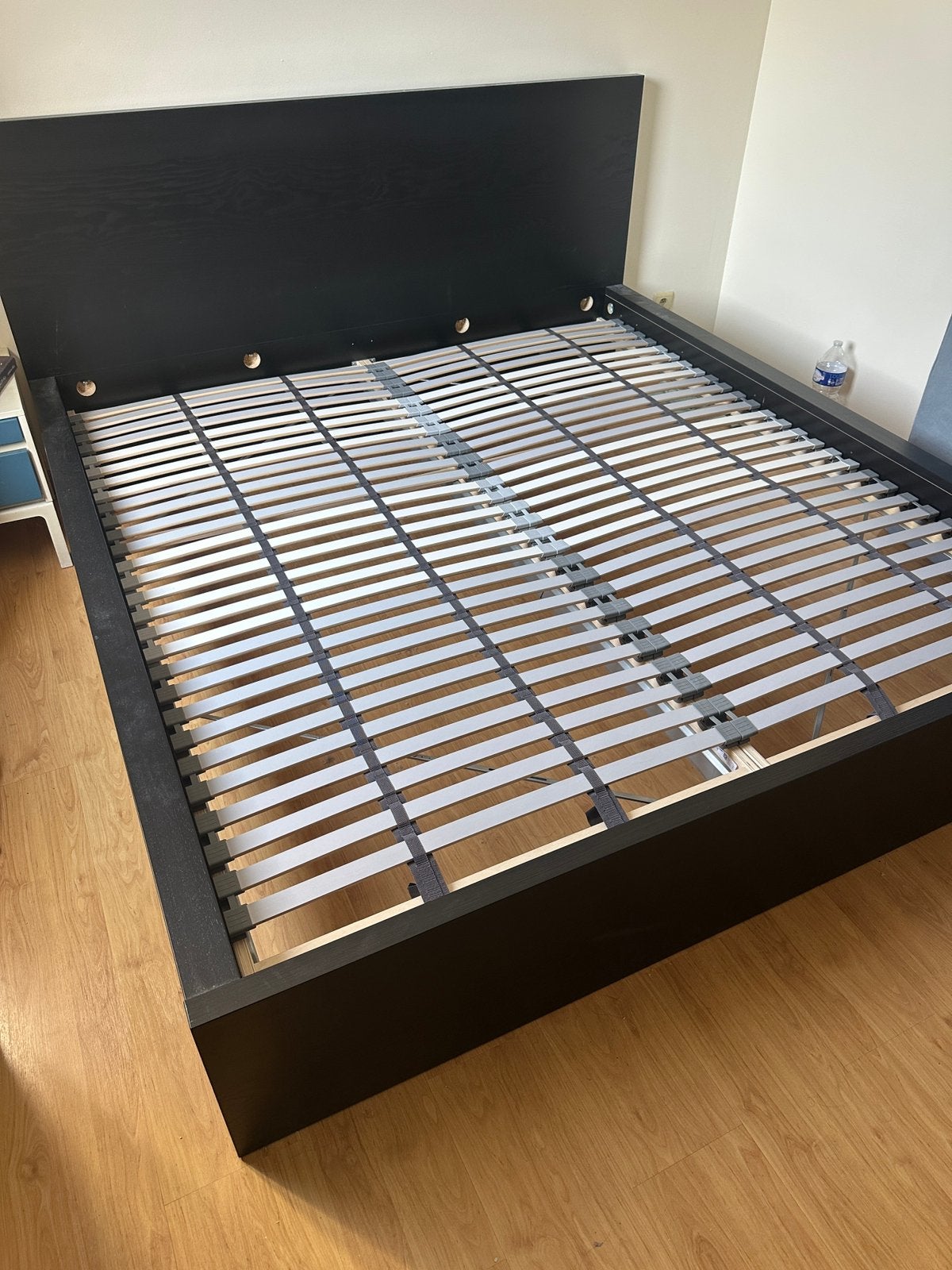 Cadre de lit IKEA MALM 180x200 cm –Noir-Brun (Très bon état), 100 cm, Comme neuf, Brun, Enlèvement