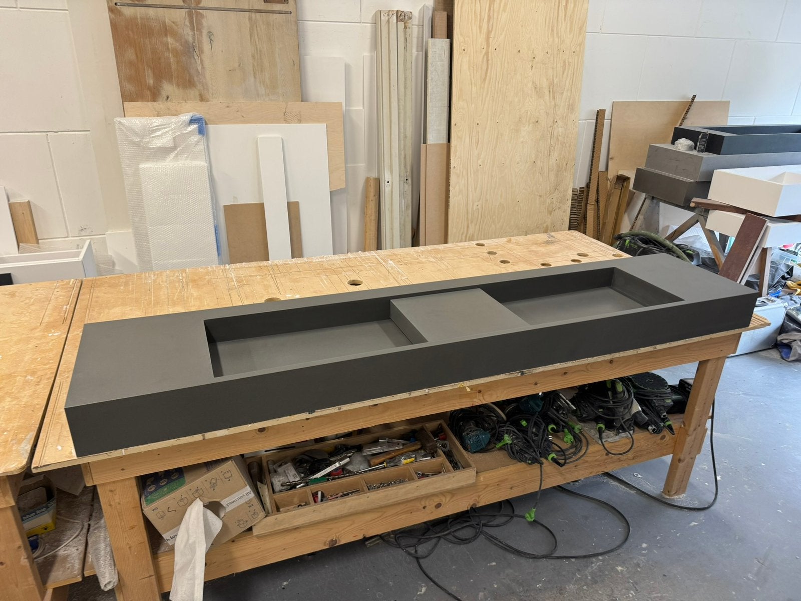 Hi-macs solid surface dubbele wastafel 2.20 mtr, Maison & Meubles, Neuf, 25 à 50 cm, Lavabo ou Évier, 200 cm ou plus