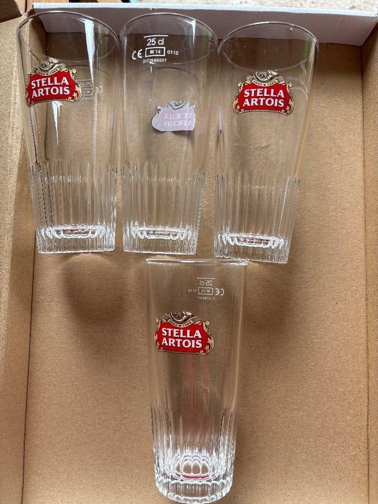 Stella Artois (4 verres - côtelés), Collections, Enlèvement ou Envoi, Comme neuf, Verre ou Verres, Stella Artois