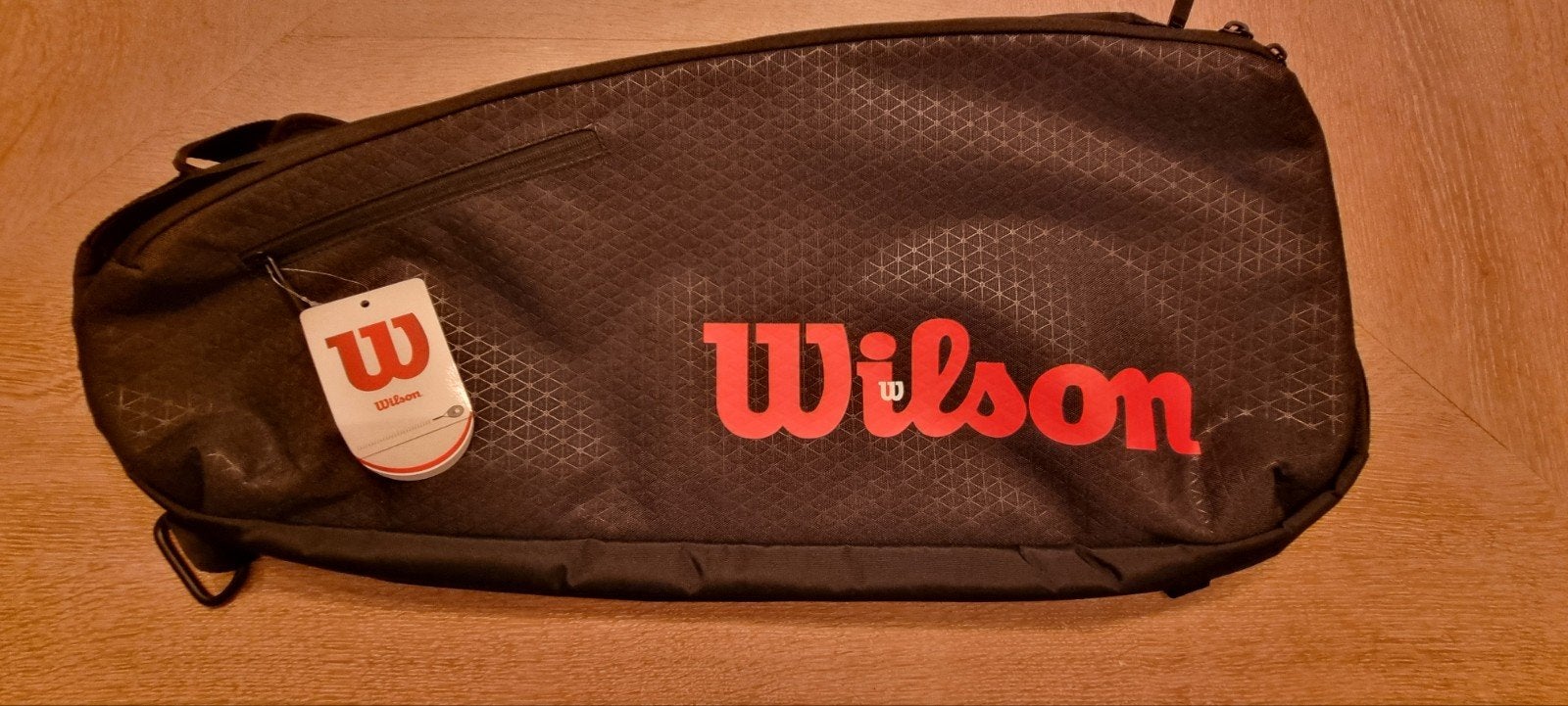 Sac de tennis Wilson Neuf 4 compartiments, Sports & Fitness, Tennis, Enlèvement