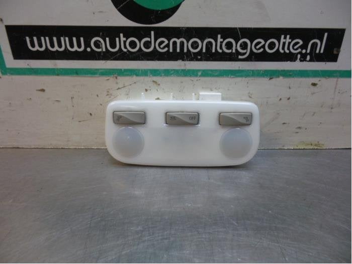 Eclairage intérieur avant d'un Renault Megane (Megane 09-), Renault, -, Utilisé, -