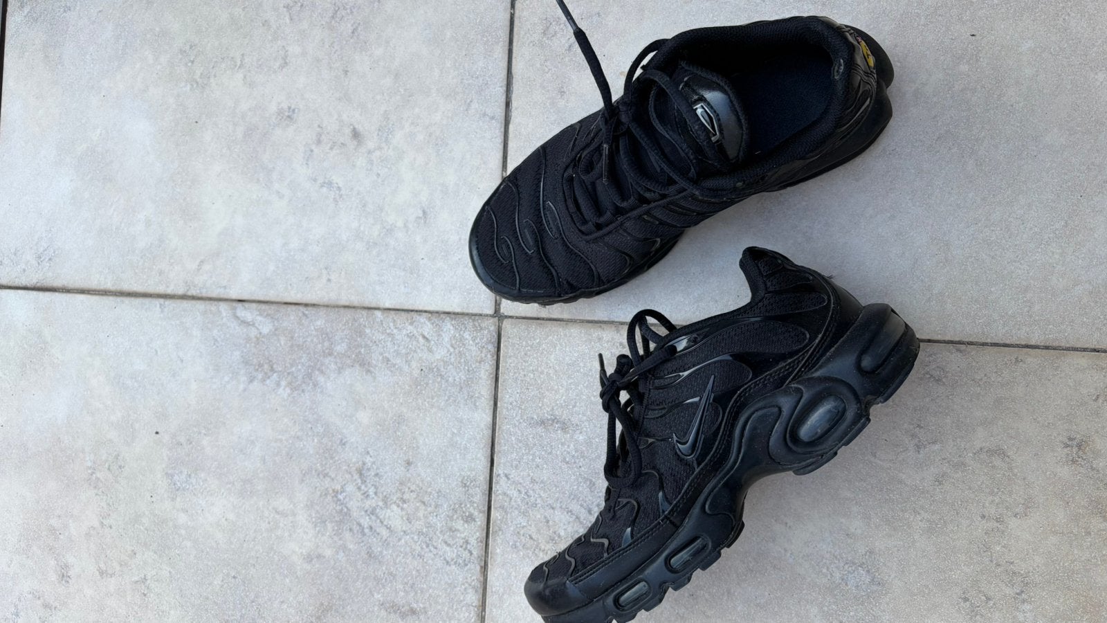 nike tn1, Enlèvement, Porté