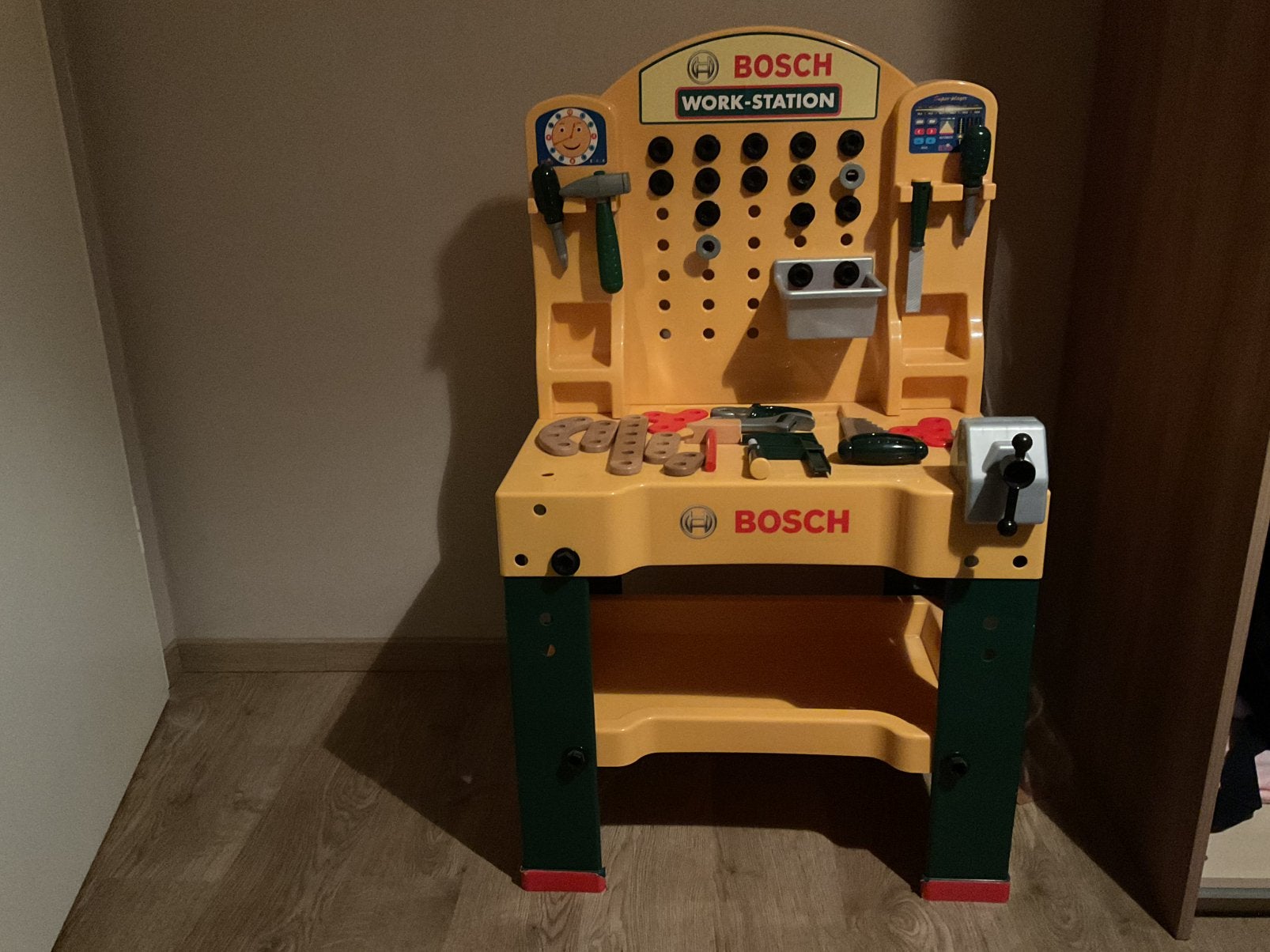 Bosch werkbankje voor kinderen, Ophalen, Zo goed als nieuw