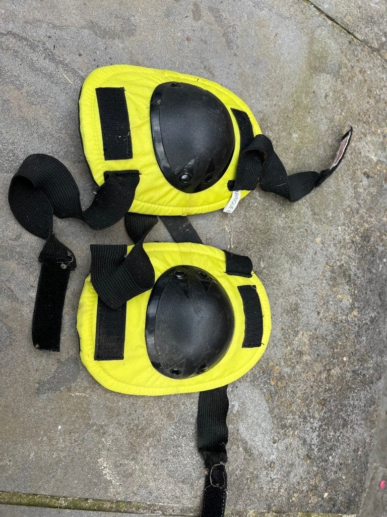 2 genouillères, patins à roues alignées, Sports & Fitness, Enlèvement ou Envoi