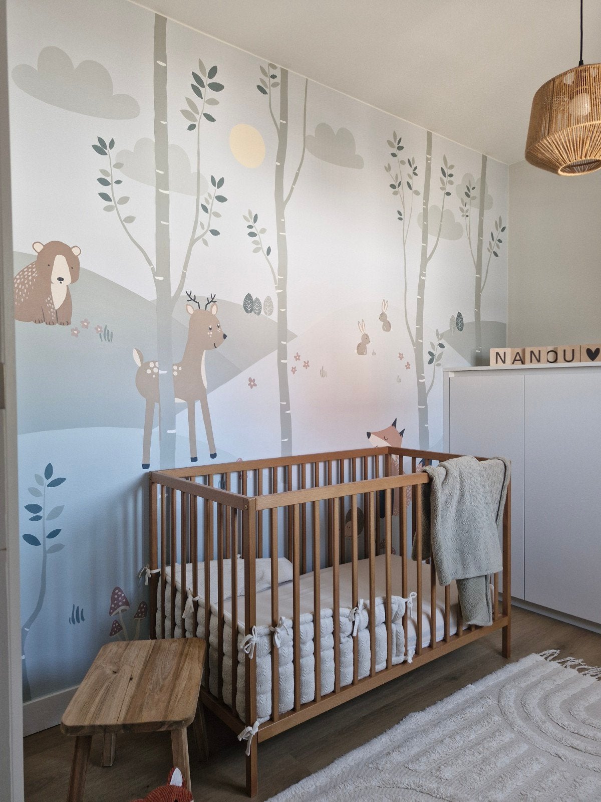 Houten babybedje walnoot 120x60cm + toebehoren, Ophalen, Zo goed als nieuw, Jongetje of Meisje