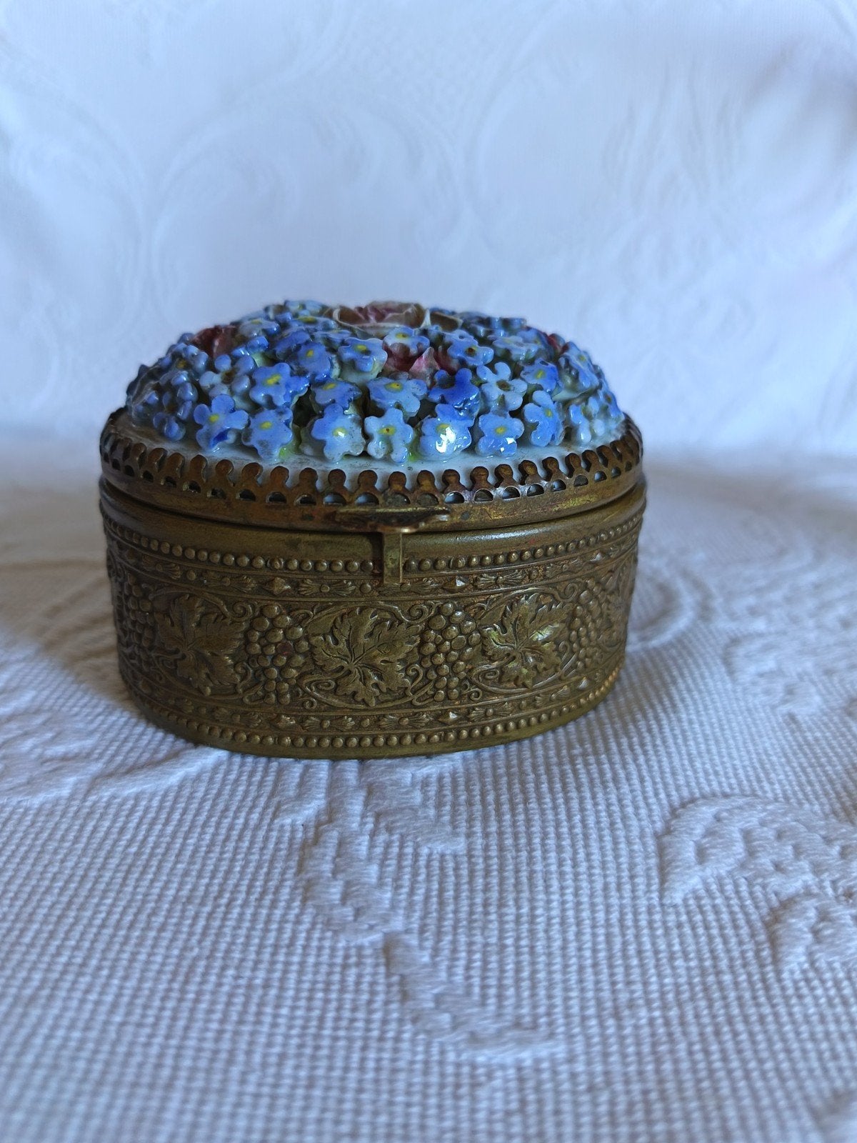 Boîte à bijoux allemand porcelain Laiton 1900, Enlèvement ou Envoi