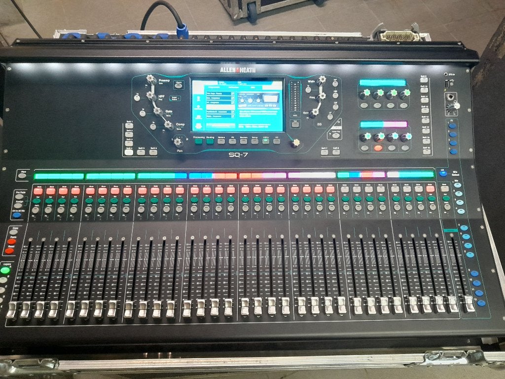 Mengtafel Allen & Heath SQ7, Ophalen, Zo goed als nieuw, Microfooningang