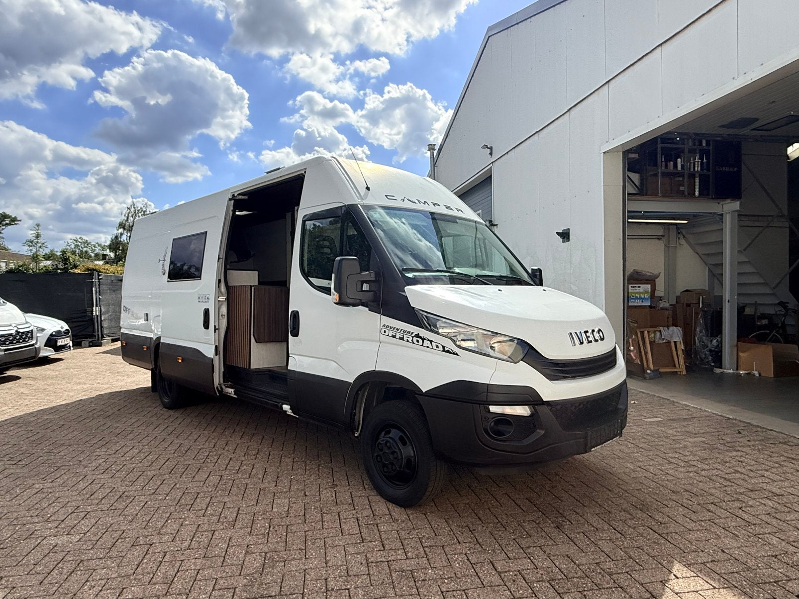 Iveco 2.3 off grid campervan, Bedrijf, Luifel, Koelkast