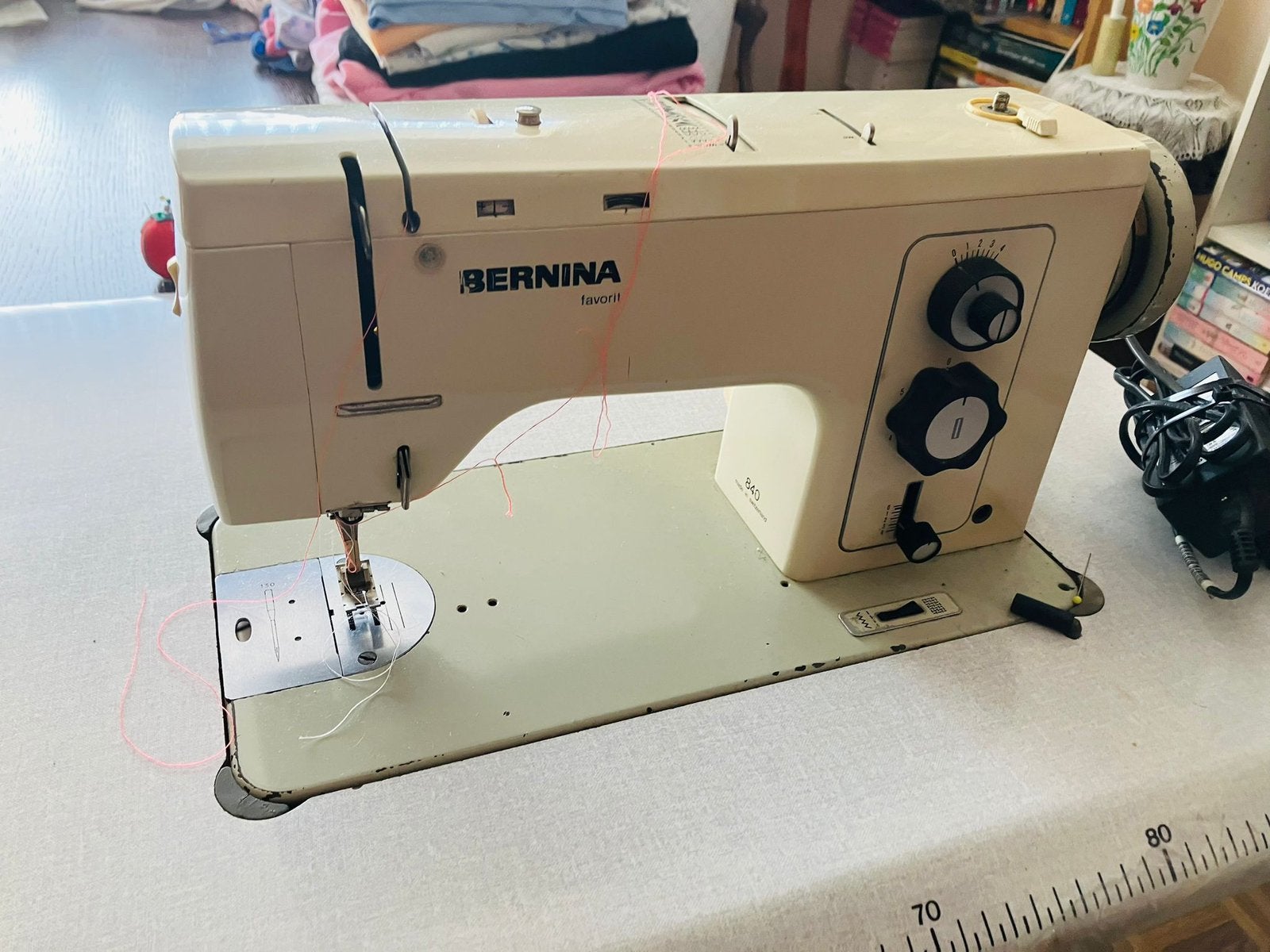Bernina 840 en très bon état, Hobby & Loisirs créatifs, Machines à coudre & Accessoires, Comme neuf, Bernina, Enlèvement