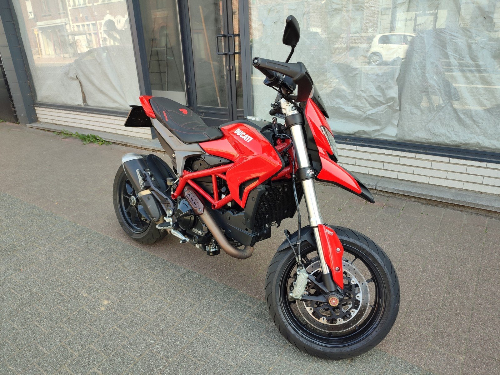 Ducati Hypermotard 821, Particulier