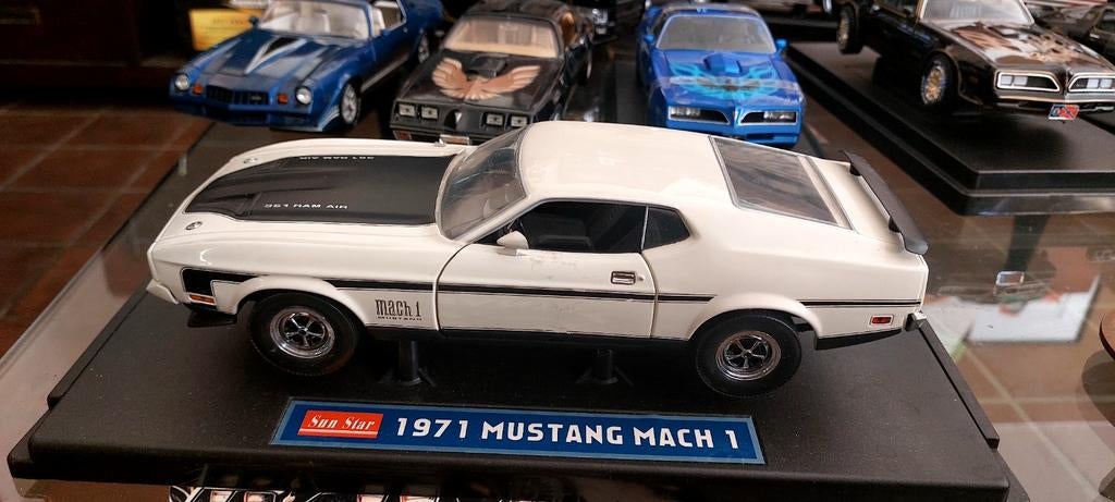 Ford mustang mach 1 met ovp sun star, Hobby en Vrije tijd, Modelauto's | 1:18, Ophalen of Verzenden, Sun Star