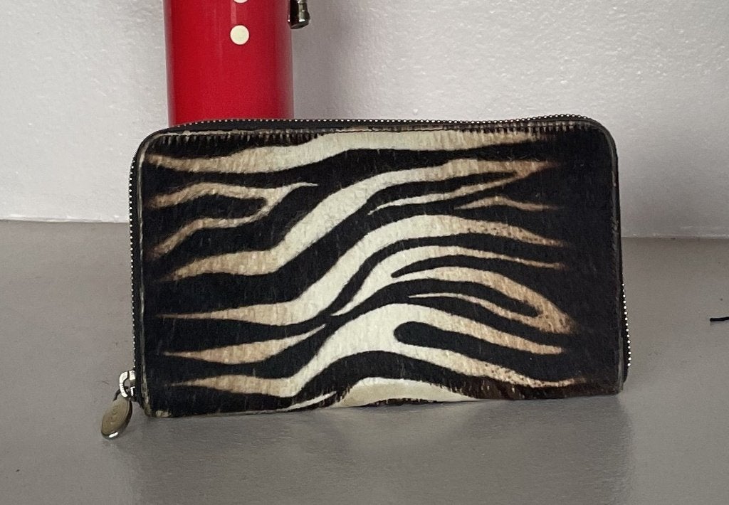 Porte feuille femme zébré cuir et poils FURLA, Autres marques, Cuir, Enlèvement ou Envoi, Autres couleurs