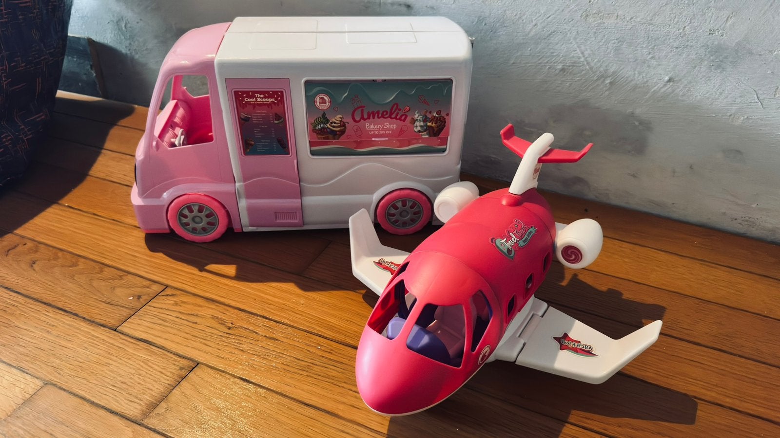 Speelgoed caravans en vliegtuigjes, Ophalen, Zo goed als nieuw