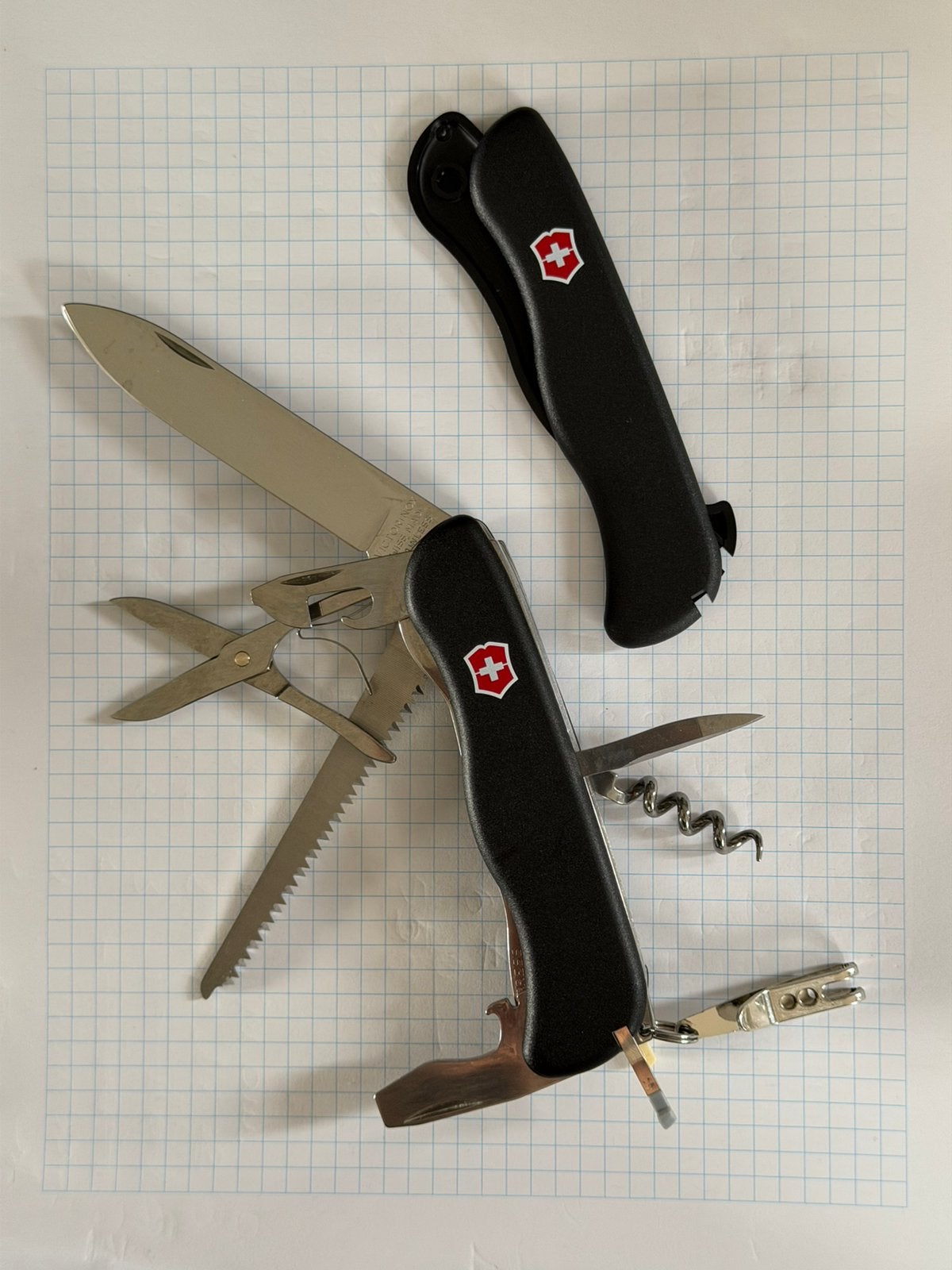 Victorinox Outrider – comme neuf + accessoires, Caravans en Kamperen, Kampeergereedschap, Ophalen, Zo goed als nieuw
