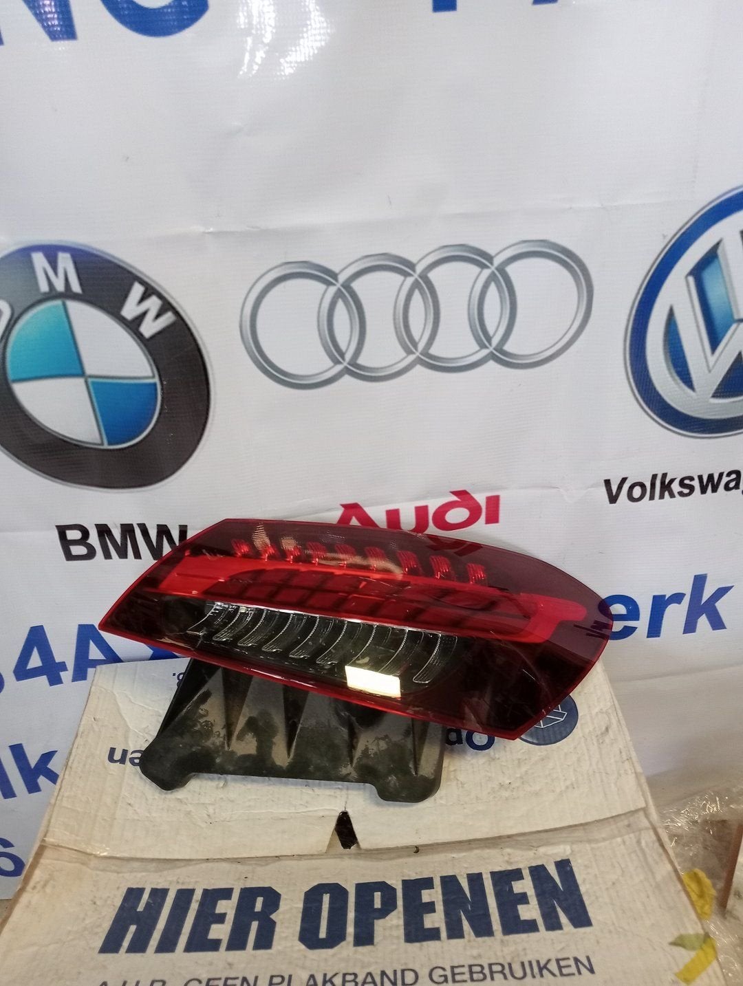 Achterlicht links van een Mercedes E-Klasse, Gebruikt, -, Ophalen of Verzenden, -