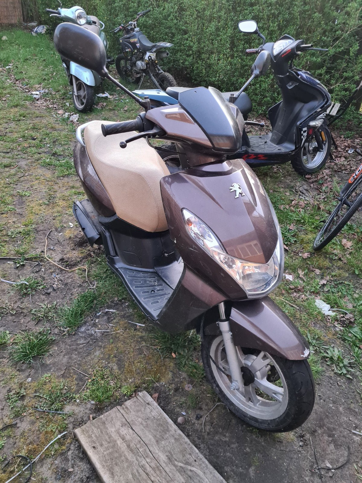 Peugeot kisbee 50cc 4 temps toutes pièces disponibles séparé, Enlèvement ou Envoi