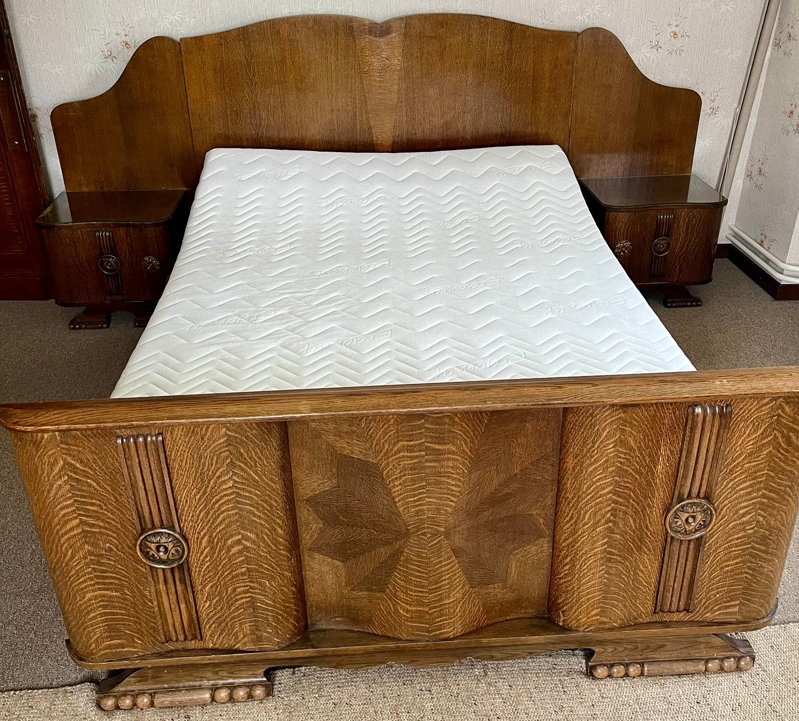 Art Deco bed (jaren 50) met 2 nachtkastjes en 2 lattenbodems, Ophalen