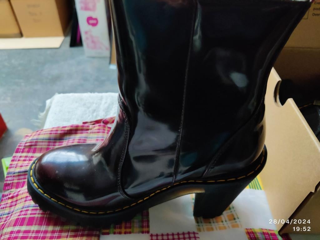 Bottes de couleur spéciale Dr Martens, Enlèvement, Neuf