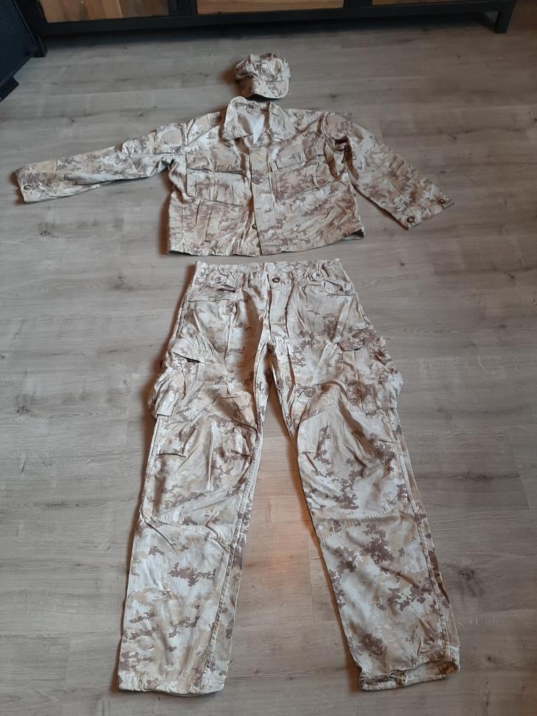 MiLITARIA - Tenue militaire desert armée italienne, Collections, Enlèvement ou Envoi