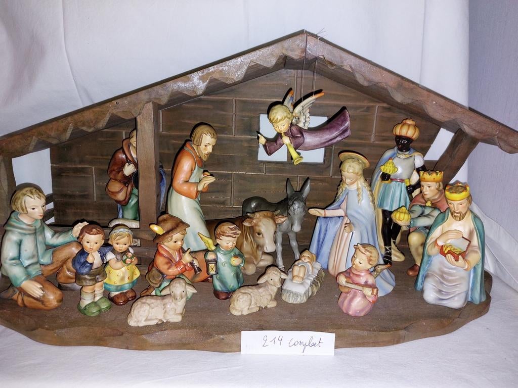 Kerststal met 17 Hummel Goebel kerstgroep 214, Diversen, Ophalen