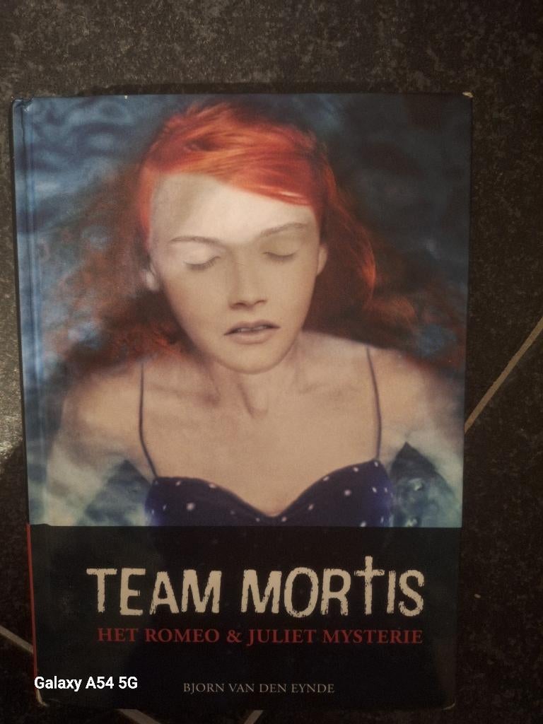 Team mortis ~boek~ 1, Boeken, Ophalen of Verzenden, Zo goed als nieuw, Bjorn Van den Eynde, Fictie