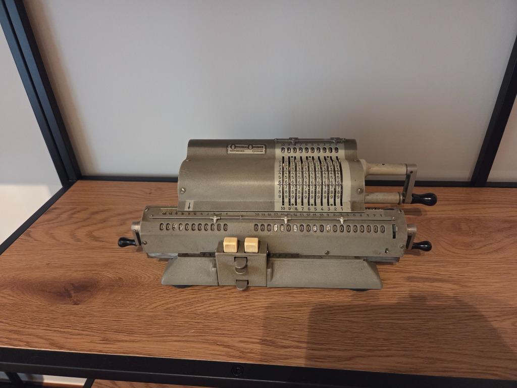 Originele Odhner mechanische rekenmachine, Ophalen