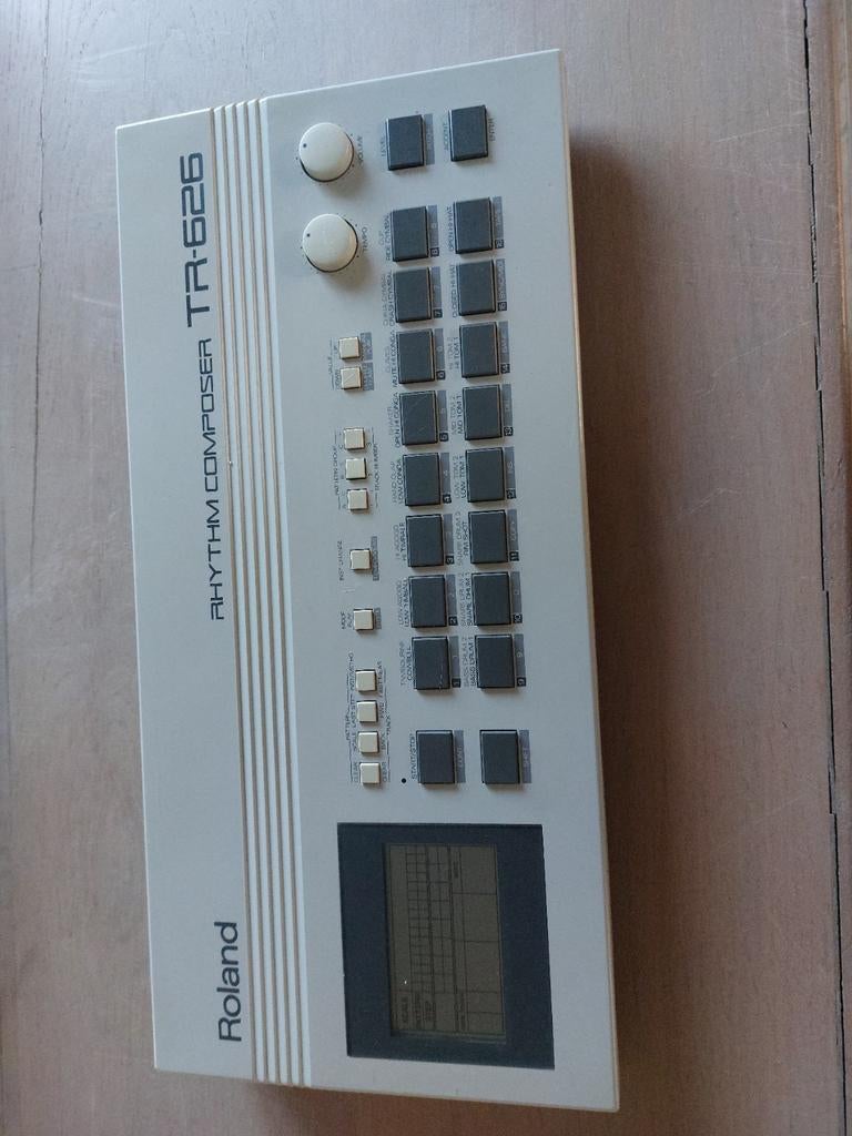 Boîte à rythmes Roland TR-626, Musique & Instruments, Enlèvement