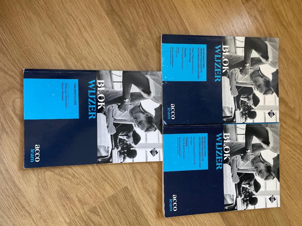 Boeken 2de bachelor kinesitherapie KU Leuven, Boeken, Studieboeken en Cursussen, Zo goed als nieuw, Hoger Onderwijs, Ophalen