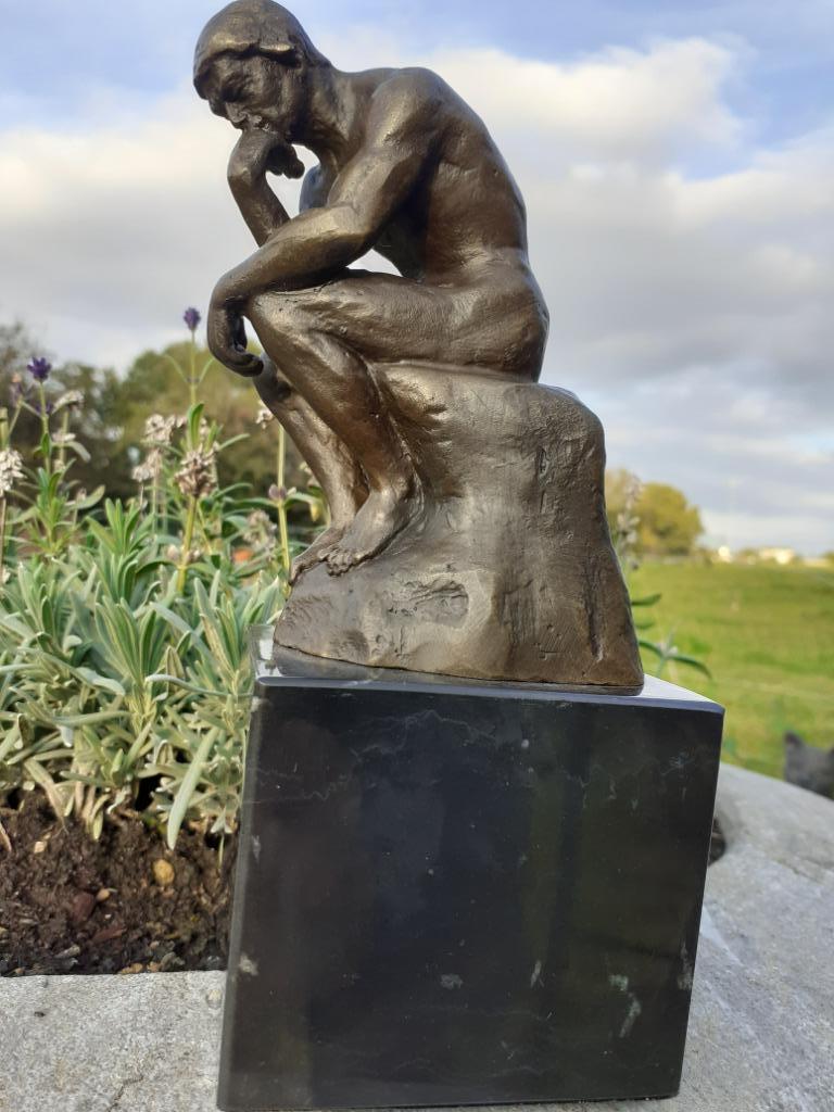 SUPERBE BRONZE SIGNE SUR SOCLE MARBRE (le penseur de Rodin), Antiquités & Art, Enlèvement ou Envoi, Bronze
