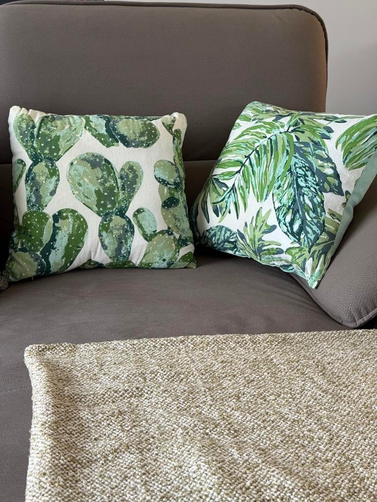 2 sierkussens met botanische print, Huis en Inrichting, Ophalen of Verzenden, Zo goed als nieuw, Groen, Vierkant