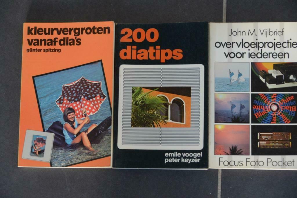 2 Oude pocketboeken: werken met dia's., Ophalen of Verzenden