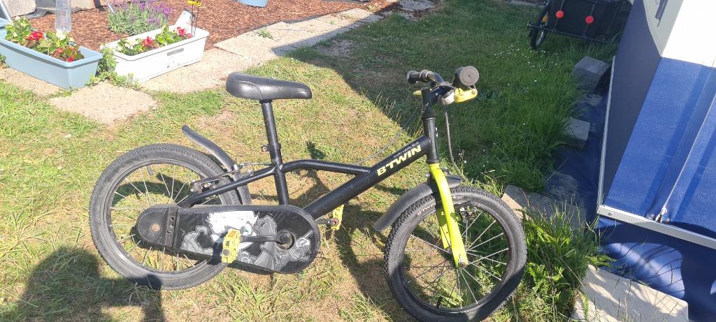 Vélo b twin, Enlèvement, Utilisé