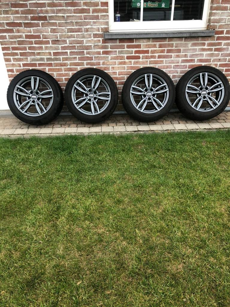 Winterbanden BMW 330e bwj 2015-2018, Auto-onderdelen, Banden en Velgen, Ophalen, Gebruikt, 17 inch, Winterbanden
